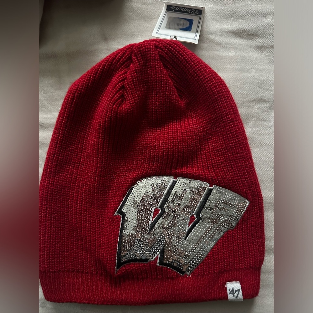 Red Univ of Wisconsin Beanie NWT